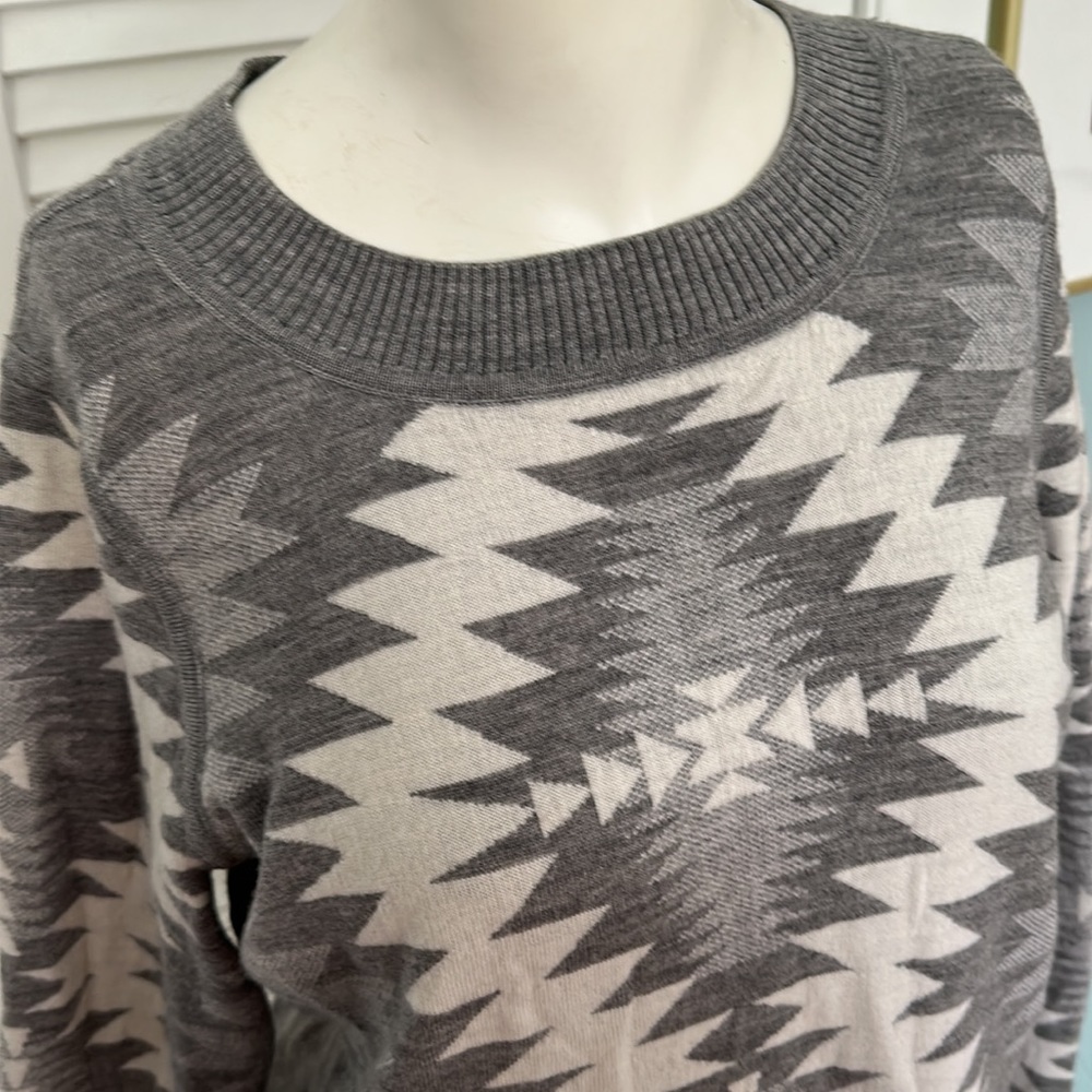 Pendleton Aztec Gray And White Small Sweater - image 5